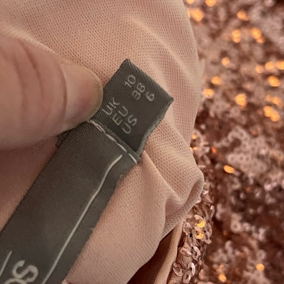 BNWT ROSE GOLD SEQUIN DRESS FROM ASOS - Picture 2 of 4